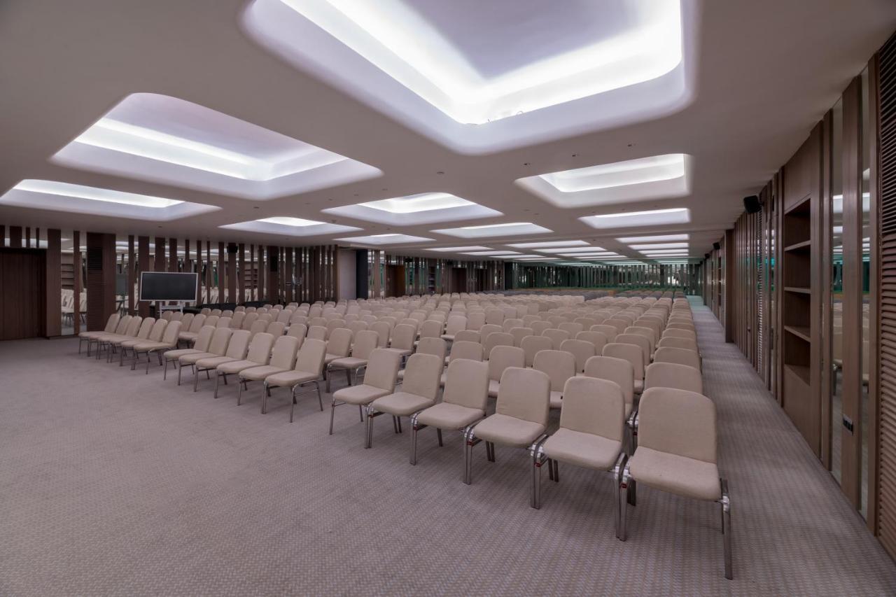 מלון Wyndham Ahmedabad Shela מראה חיצוני תמונה