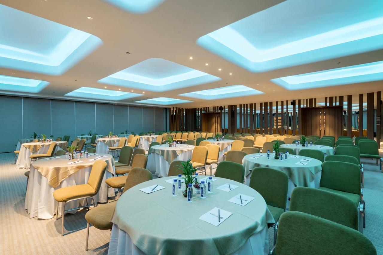מלון Wyndham Ahmedabad Shela מראה חיצוני תמונה