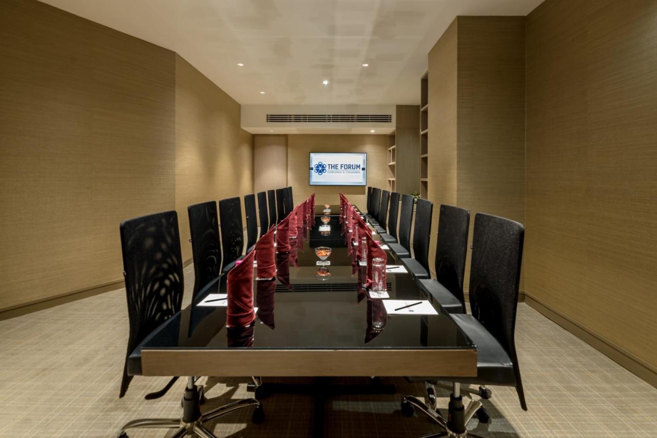 מלון Wyndham Ahmedabad Shela מראה חיצוני תמונה