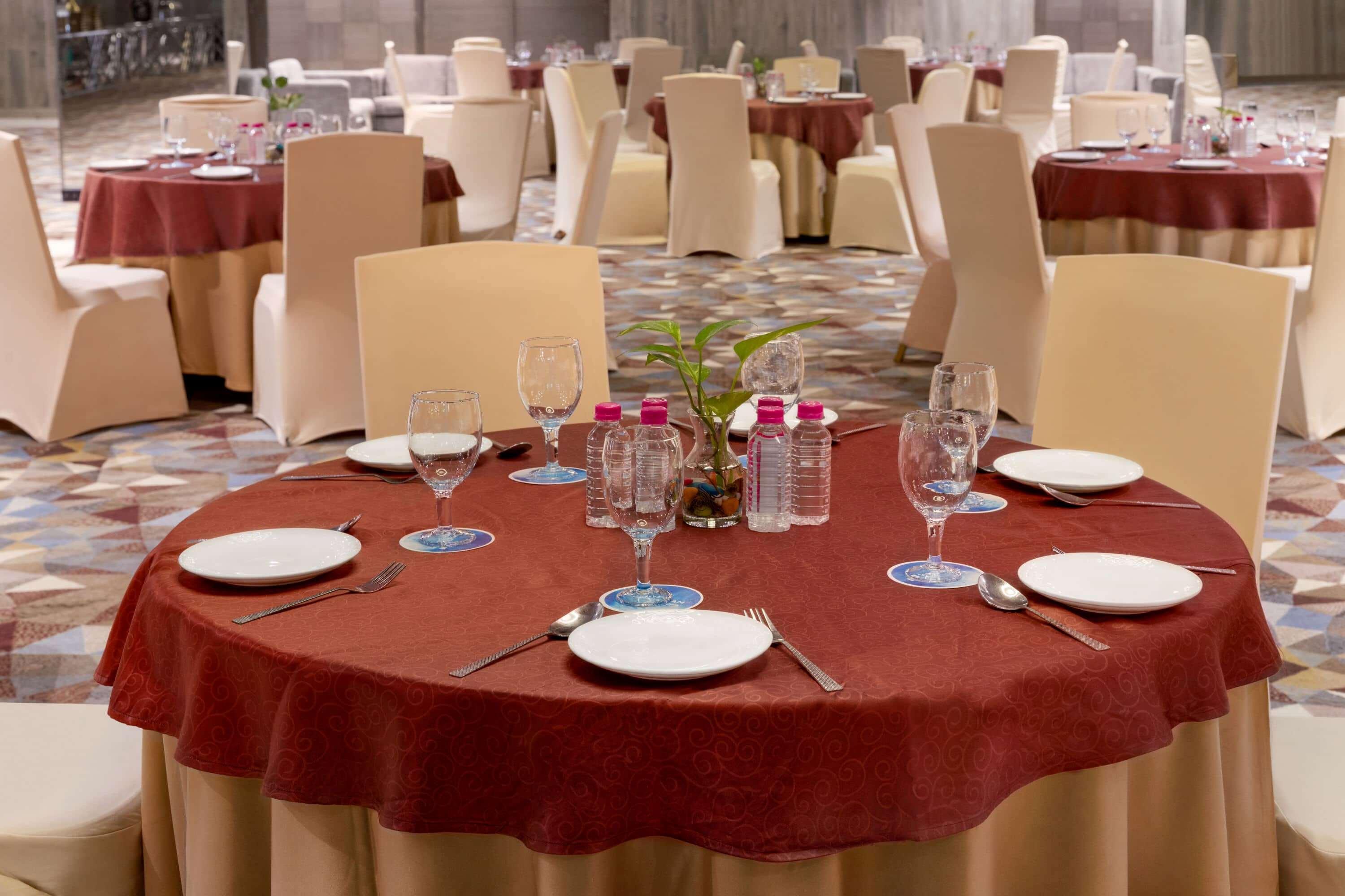 מלון Wyndham Ahmedabad Shela מראה חיצוני תמונה
