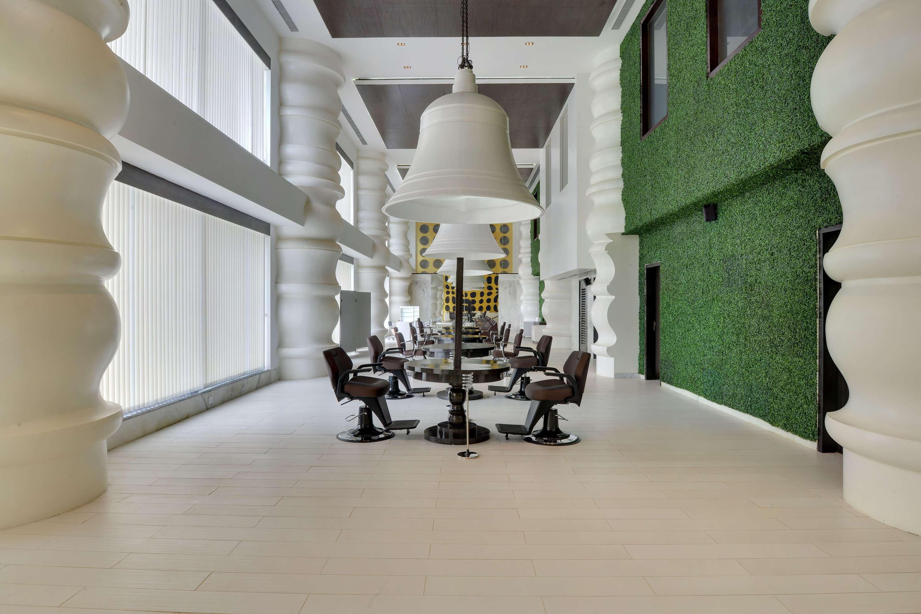מלון Wyndham Ahmedabad Shela מראה חיצוני תמונה